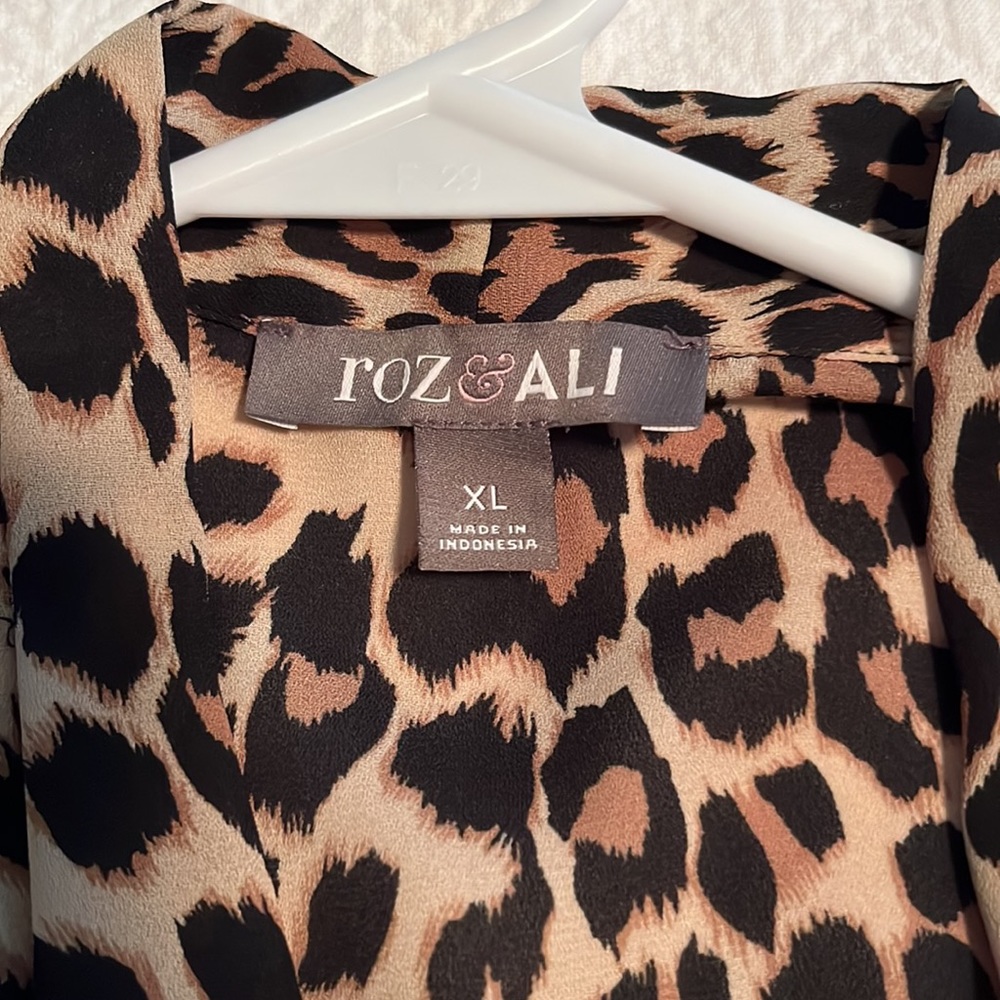 Fox & Ali Leopard Top - Picture 3 of 3